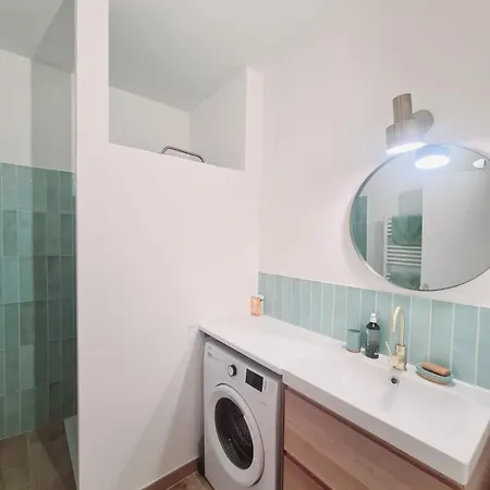 Apartment Intra Muros Avec Cour Privee